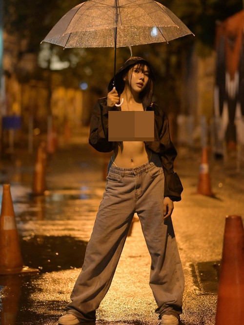 Khoe vòng một trên phố, Sirada Sirithap đi ngược lại quy chuẩn về trang phục thông thường.