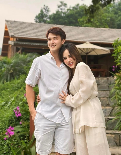 Bạch Lan Phương và Huỳnh Anh trông xứng đôi dù nữ MC hơn nửa kia 6 tuổi. Ảnh: FBNV.