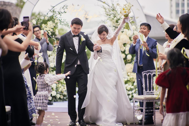 Chỉ đến khi đám cưới cận kề, Ngọc Huyền mới công khai chuyện tình cảm.