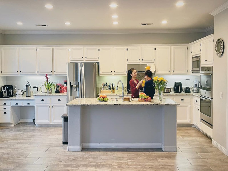 Nữ diễn viên nấu nhiều món ăn Việt dù ở Mỹ.