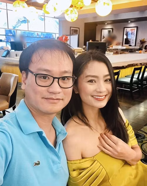 Nữ diễn viên phim Hoa hồng trên ngực trái và chồng vẫn mặn nồng dù kết hôn được 13 năm, có hai con chung.