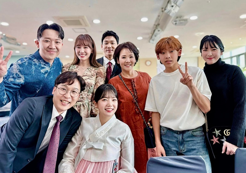 Tran Thanh du dam cuoi em vo o Han Quoc