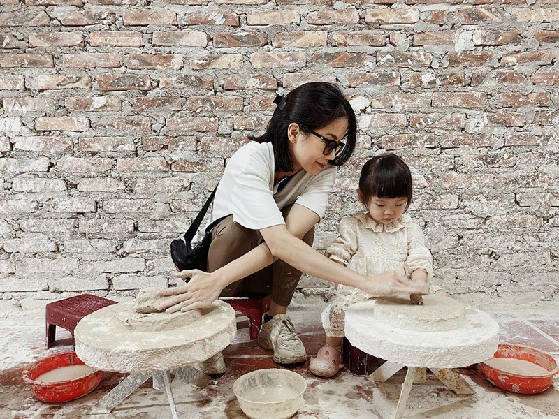 Tháng 3/2021, An Nguy sinh con gái đầu lòng. Nhóc tì nhà An Nguy tên tiếng Việt là Thiên Ý, tên tiếng Anh Shiloh và tên thân mật Bay.