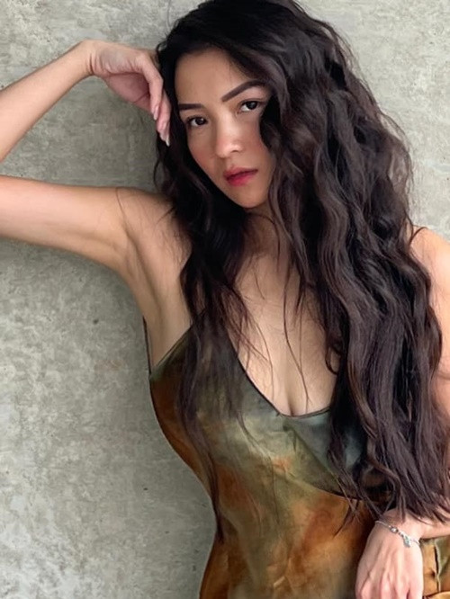 Tiết chế mặc gợi cảm quá đà, Thủy Top nhận được nhiều lời khen ngợi. Ảnh: FBNV.