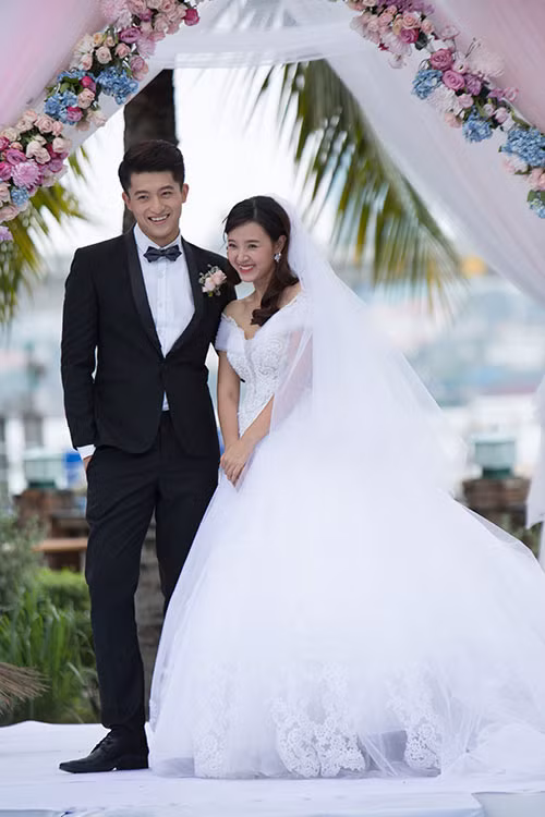 Trong phim điện ảnh 4 năm, 2 chàng, 1 tình yêu, Midu mặc chiếc váy cưới bồng bềnh. Ảnh: Khám Phá.