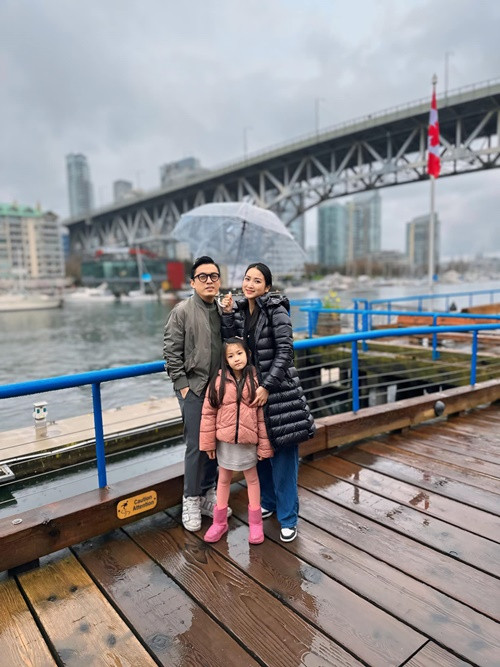 "Vợ có thể thoải mái sử dụng tài sản của tôi bất cứ lúc nào, không cần phải hỏi ý tôi", Lam Trường chia sẻ.