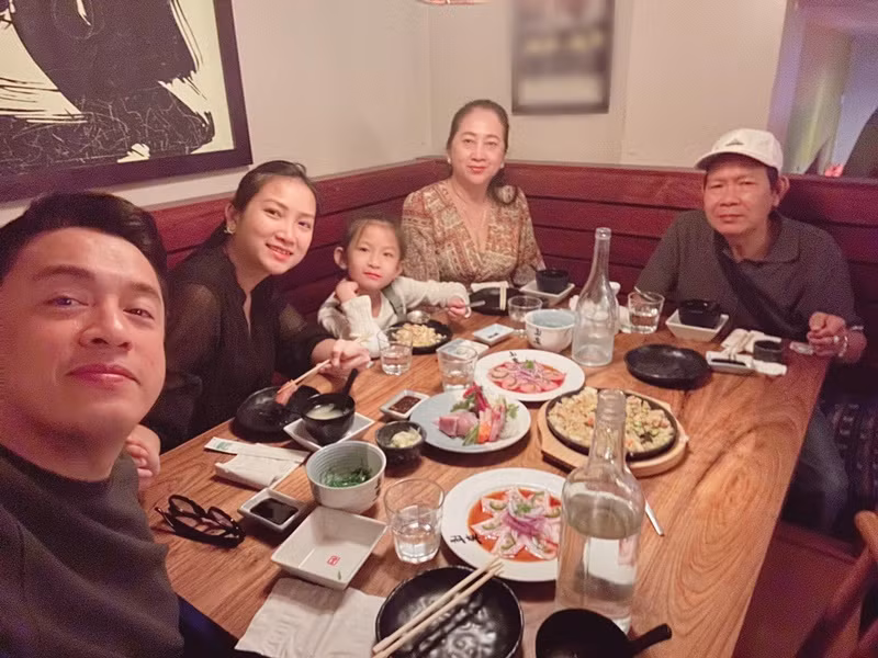 Vợ Lam Trường còn đưa bố mẹ cùng đi du lịch. "Ước mơ cùng ba mẹ đến Hawaii đã thành hiện thực", Yến Phương chia sẻ.