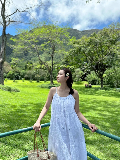 Vợ kém 17 tuổi của Lam Trường ngày càng gợi cảm.