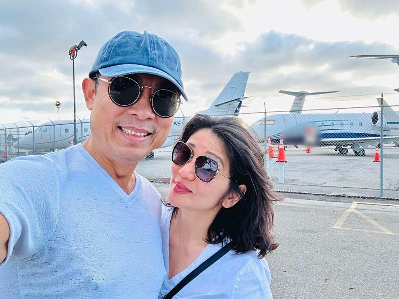 Vài năm gần đây, trên mạng xã hội, Vân Sơn thoải mái chia sẻ hình ảnh bà xã cũng như dành những lời có cánh cho người bạn đời. Trước đó, anh khá kín tiếng. Ảnh: FBNV.