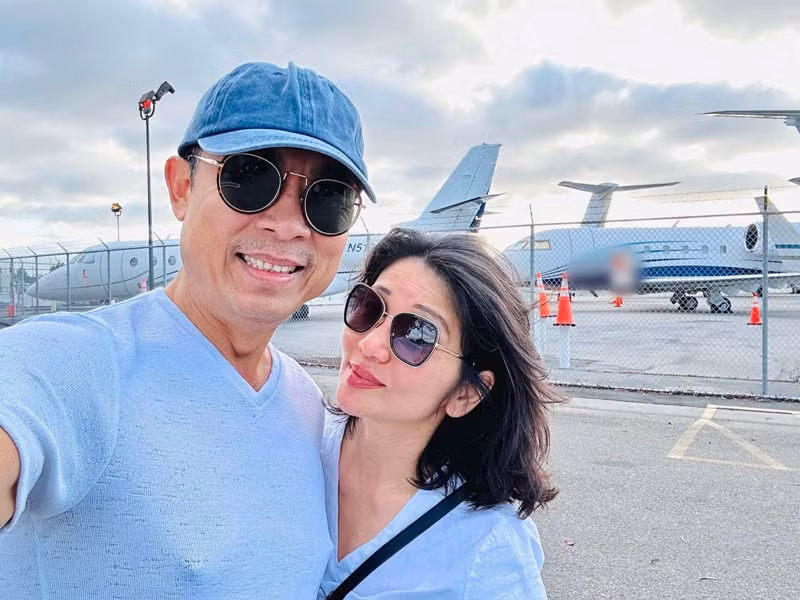 Vài năm gần đây, trên mạng xã hội, Vân Sơn thoải mái chia sẻ hình ảnh bà xã cũng như dành những lời có cánh cho người bạn đời. Trước đó, anh khá kín tiếng. Ảnh: FBNV.