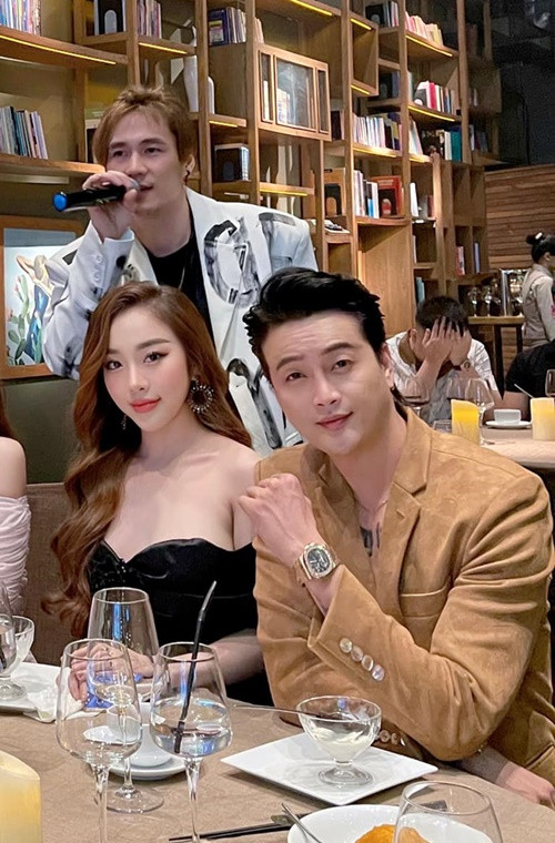 Tuyết Nhung và TiTi thường sánh đôi tại các sự kiện. Ảnh: FBNV.