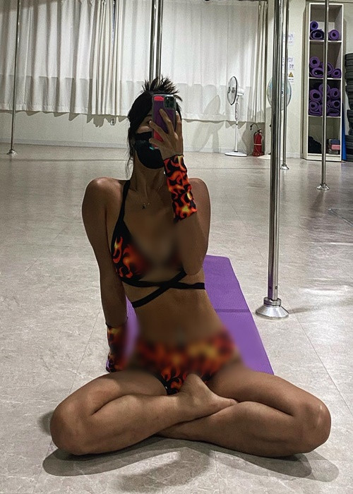 Mỹ nhân họ Kim diện trang phục tập luyện không khác gì đồ bơi.