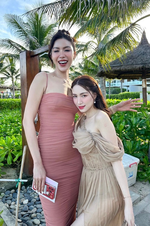 Ngày 13/4 tới đây, Hòa Minzy sẽ tham dự đám cưới của siêu mẫu Minh Tú.