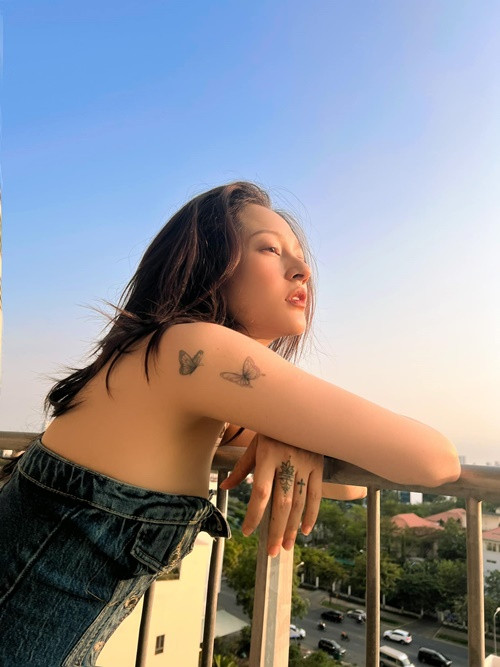 Khoảng tháng 3/2023, Bảo Anh bí mật sinh con gái đầu lòng. Ảnh: FBNV.