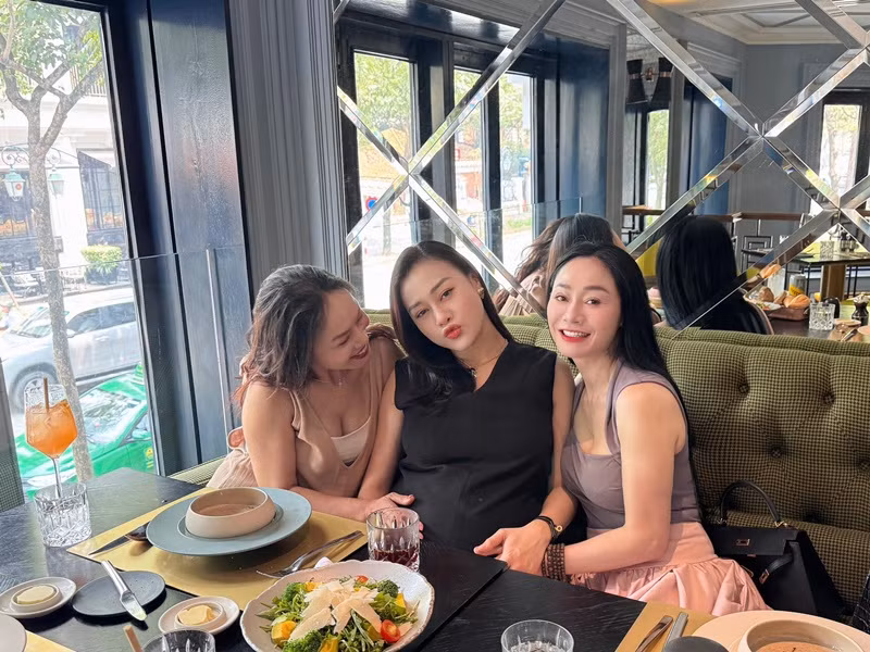 Phương Oanh gặp gỡ Tú Oanh và Quách Thu Phương cách đây không lâu.