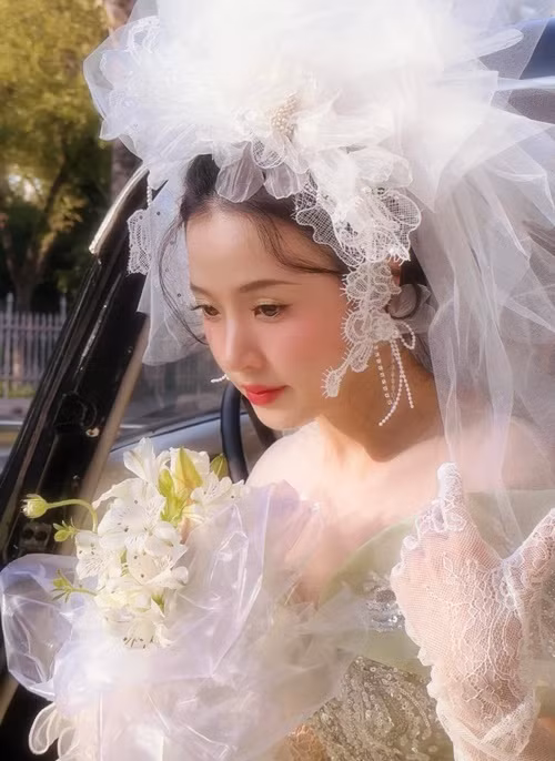 Nữ diễn viên hứa hẹn sẽ sớm công bố danh tính và hình ảnh người bạn đời trước đám cưới diễn ra vào ngày 29/6. Ảnh: FBNV.