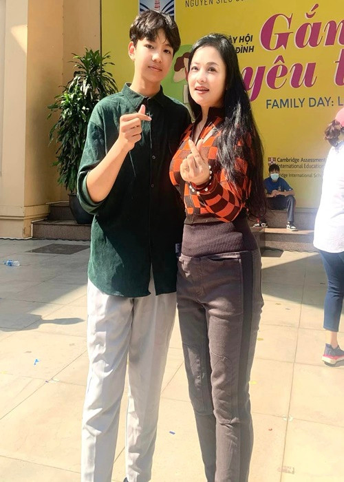 Con trai thứ hai của Thu Quế đã lớn phổng phao. Ảnh: FBNV.