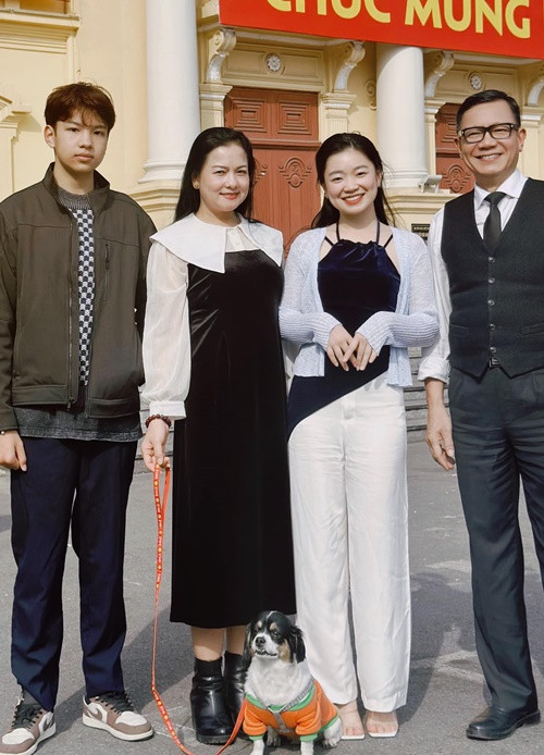 Tổ ấm hạnh phúc của vợ chồng Phạm Cường được nhiều người ngưỡng mộ. Ảnh: FBNV.