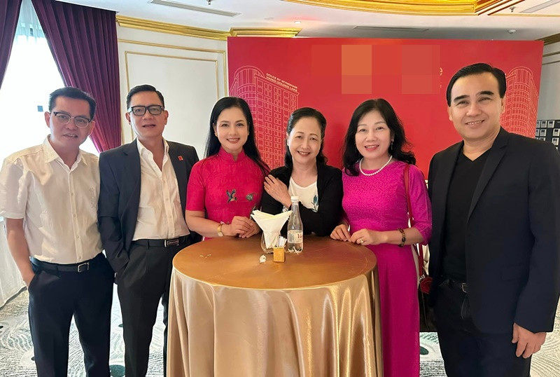 Đều là nghệ sĩ, vợ chồng Phạm Cường thông cảm cho nhau khi nửa kia đóng cặp với một đồng nghiệp khác. Ảnh: FBNV.