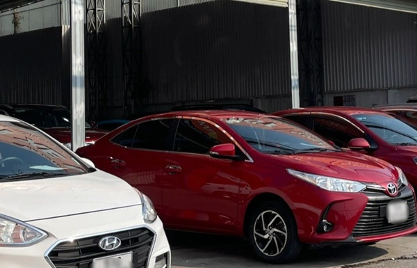 Qua thời “hái” ra tiền, sale ô tô rủ nhau bỏ nghề Qua thoi “hai” ra tien, sale o to ru nhau bo nghe