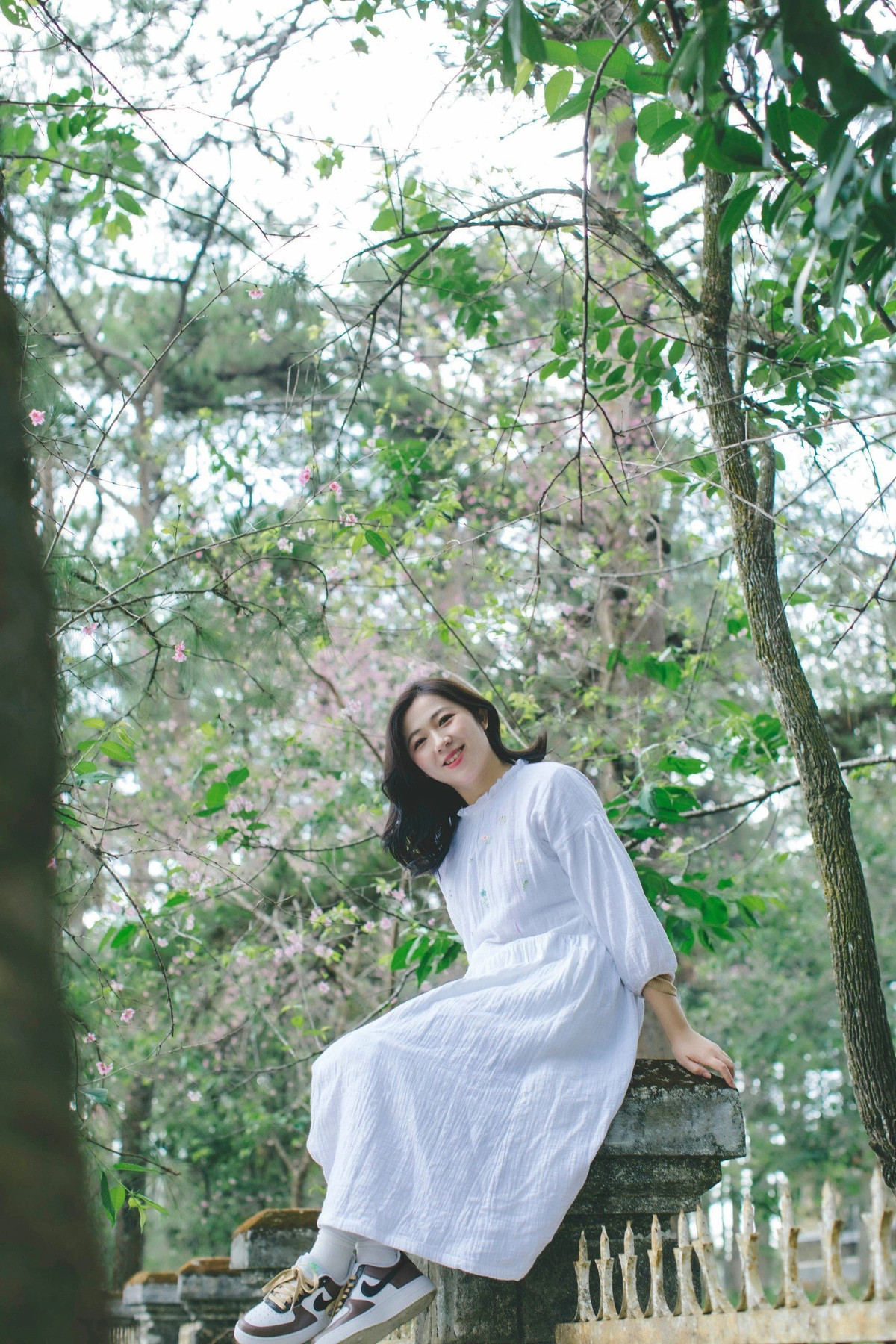 "Đây là mùa mai anh đào thơ nhất mà tôi từng thấy ở thành phố ngàn hoa" - Ngọc Dung bày tỏ cảm xúc.