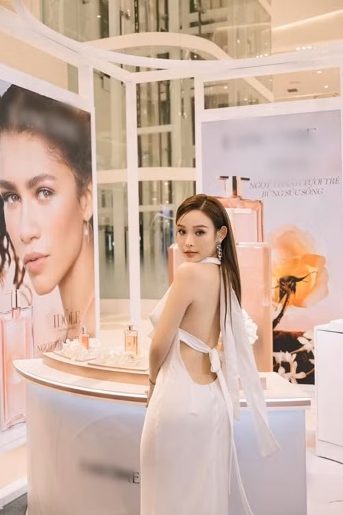 Từng 2 lần sinh nở, Huyền Baby vẫn đẹp mê người.