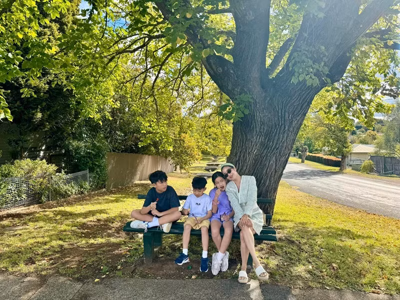 Nữ MC đưa các con đi chơi khi rảnh rỗi.