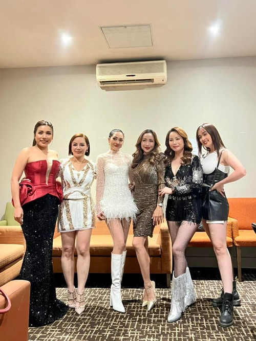 Ốc Thanh Vân còn tham gia một số chương trình biểu diễn ở Úc.