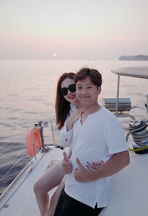 Sau đám cưới, vợ chồng Mai Ngọc tận hưởng cuộc sống vợ chồng son ngọt ngào. Ảnh: FBNV.