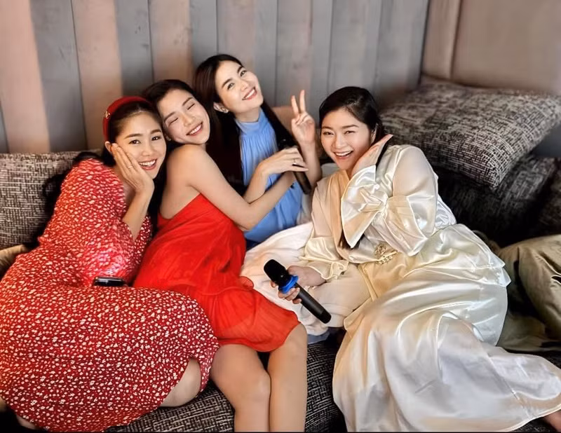 Thanh Trúc chia sẻ trên truyền thông, cô nóng lòng muốn thông báo tin vui bầu bí nhưng gia đình khuyên cô chờ đến khi em bé trong bụng cứng cáp.