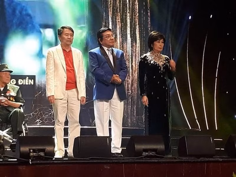 Tháng 8/2019, nghệ sĩ Hai Nhất nhận danh hiệu NSƯT. Ảnh: Tiền Phong.