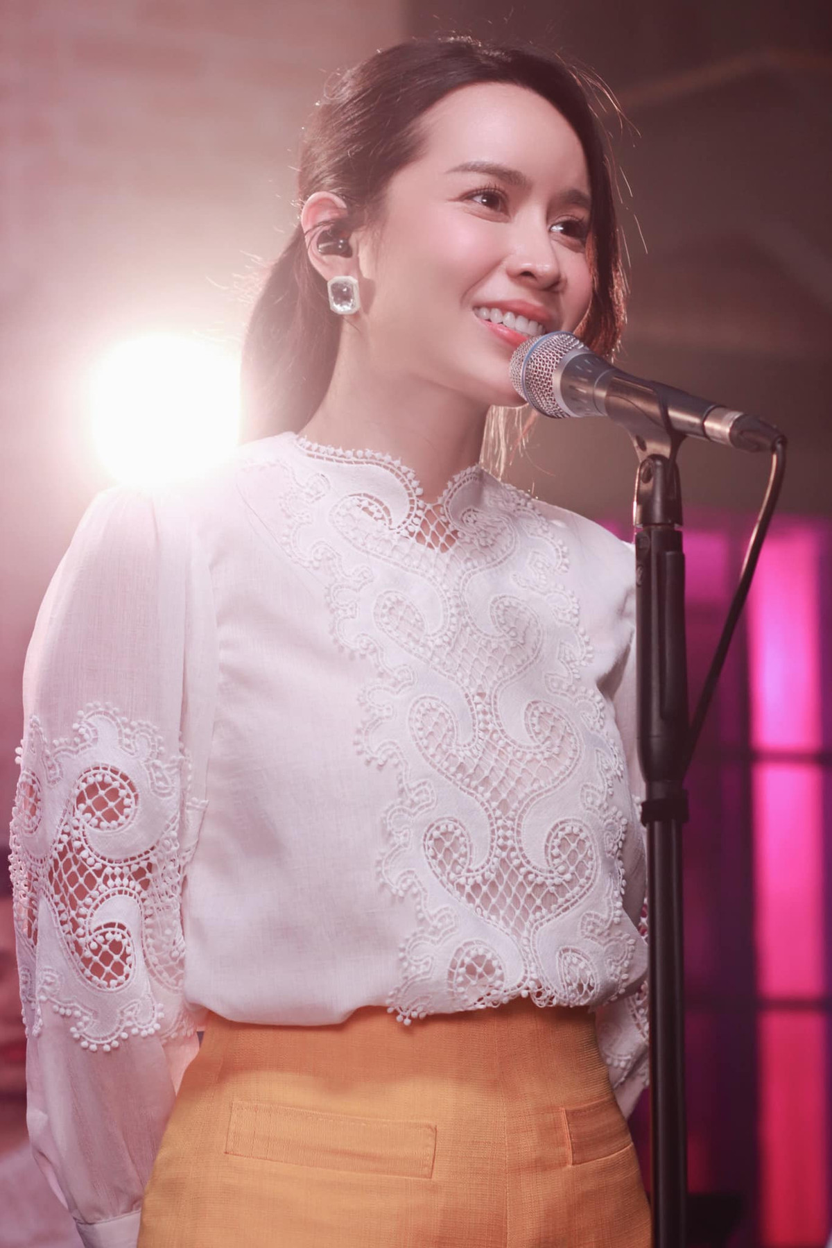 Luu Huong Giang chia se dieu bat ngo ve chi gai Luu Thien Huong-Hinh-2