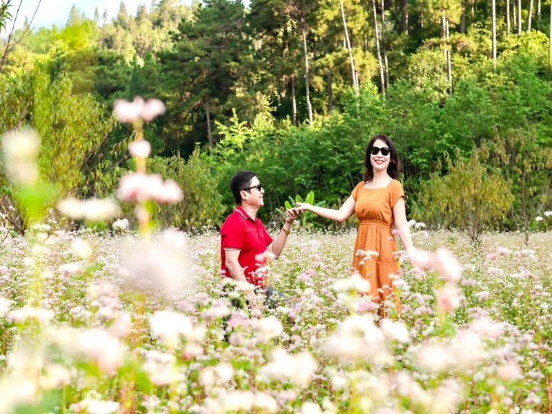 Chí Trung và bạn gái kém 18 tuổi độc lập về tài chính.