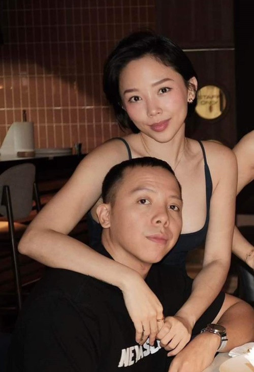 Theo Người Lao Động, một ngày nếu không đi diễn, vợ chồng Tóc Tiên uống cà phê sáng ở nhà cùng nhau, cùng dùng bữa, tập gym trong phòng tập và chơi đùa với thú cưng.