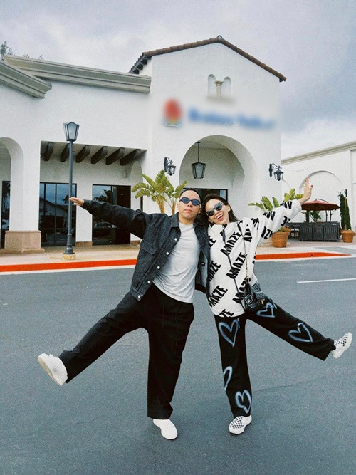 Vợ chồng Tóc Tiên không đeo nhẫn cưới sau khi kết hôn bởi quan niệm còn yêu nhau là còn hôn nhân.