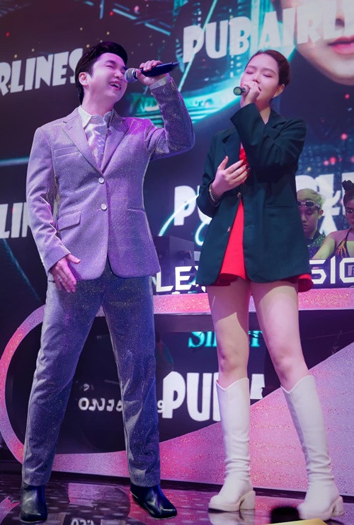 Vợ chồng Bằng Cường song ca trên các sân khấu.