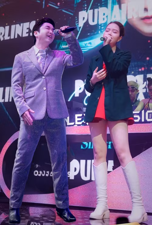 Vợ chồng Bằng Cường song ca trên các sân khấu.