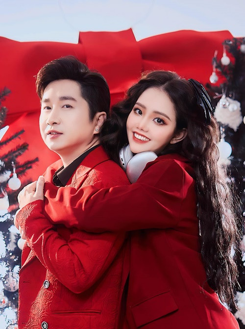 “Tính tôi bị chậm, nghệ sĩ quá nên làm gì cũng bị cà rề rất lâu phải nhờ Bảo Anh thúc nên cũng làm được nhanh và tròn việc hơn hồi xưa rất nhiều”, nam ca sĩ chia sẻ trong chương trình Vợ chồng son.