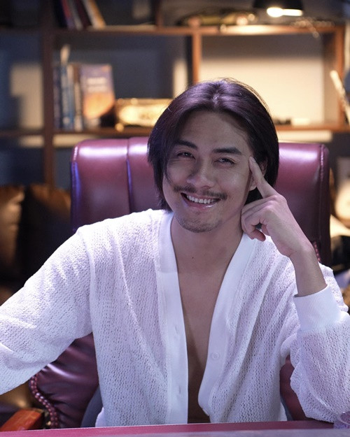 Doãn Chí Kiên vẫn kinh doanh thời trang tại TP.HCM. Ảnh: FBNV.