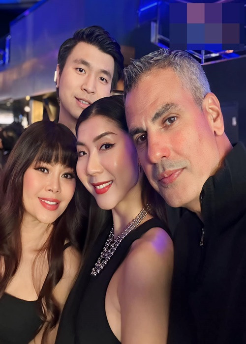 Ngọc Quyên và người yêu còn hợp tác trong công việc. Cả hai cùng tìm mua nhà cũ, sửa chữa rồi bán lại.