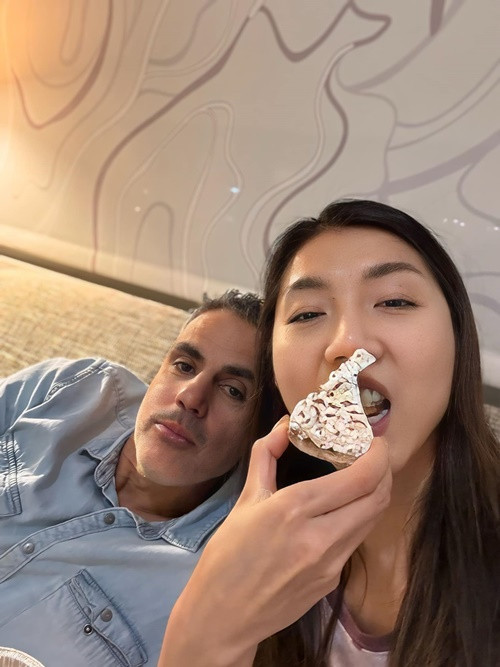 Ngọc Quyên đón sinh nhật lần thứ 36 bên bạn trai ngoại quốc.