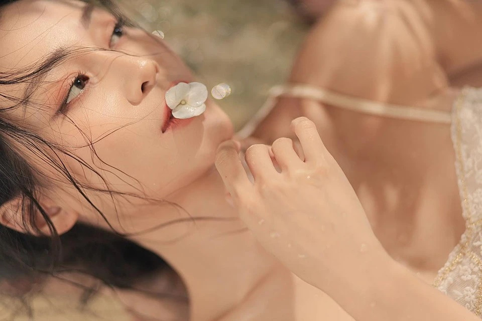 Trở lại tập mới nhất của Người một nhà, Trí rời khỏi căn nhà nơi vợ chồng em trai Tuệ (Tuấn Tú) đang ở. Anh lo lắng bản thân làm ảnh hưởng tới cuộc sống vốn đang êm ấm của em trai, cộng thêm sự tức giận từ em dâu là Khanh (Thanh Hương), Trí bỏ đi dù không có tiền, không nơi ở, việc làm. Khi thấy Trí lang thang, ngồi ăn dưới gầm cầu, Diệp đưa Trí vào phòng trọ ở tạm. Diệp giúp Trí tìm phòng, cho anh thuê xe máy để đi làm. Cô cũng nói chuyện, phân tích để Khanh hiểu hoàn cảnh của Trí. Sau đó, Diệp lấy tiền từ Khanh (Thanh Hương) và giả vờ là cho Trí vay để anh trang trải cuộc sống.