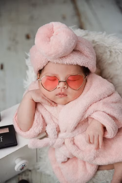 Thiên thần nhỏ nhà Hoàng Linh tên Trần Tuệ Linh, tên thật là Kichi.