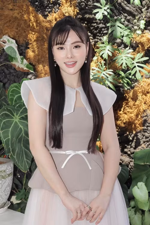 Năm 2017, sau thời gian không còn tìm được tiếng nói chung, Thu Thủy và chồng quyết định ly hôn. Nữ ca sĩ nuôi con trai sau khi hôn nhân tan vỡ. Ảnh: FBNV.