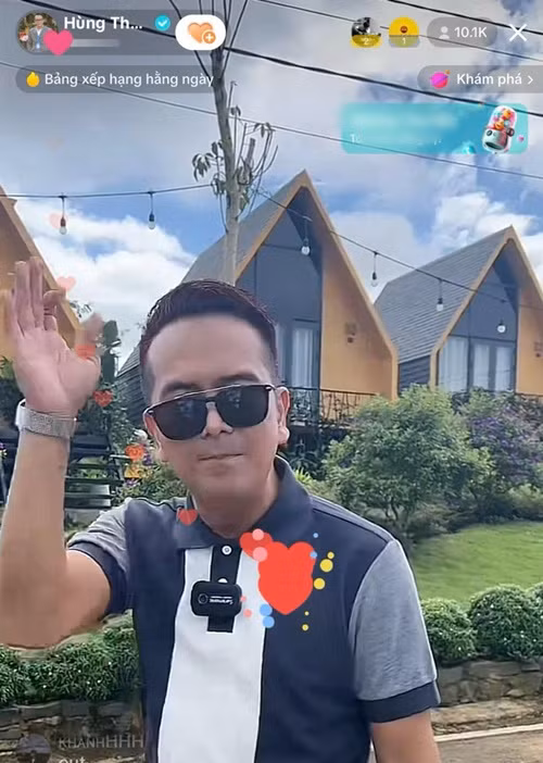 Trong cuộc phỏng vấn với Giao Thông năm 2022, Hùng Thuận cho biết, cuộc sống của anh đã thay đổi về mặt tài chính khi làm về bất động sản, nhưng thu nhập không “khủng” giống như mọi người tưởng tượng. Ảnh: FBNV.