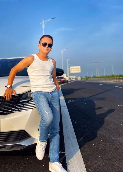 "Bé An" Hùng Thuận kết hôn năm 2008. Năm 2013, nam diễn viên ly hôn. Con trai của Hùng Thuận sống với vợ cũ nam diễn viên. Ảnh: FBNV.