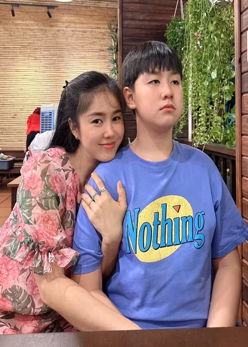 Con trai Lê Phương có mối quan hệ tốt đẹp với Trung Kiên.