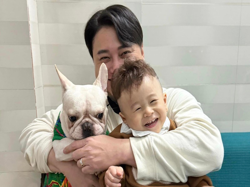 Con trai của Phương Anh và Vũ Duy Khánh ngày càng kháu khỉnh.