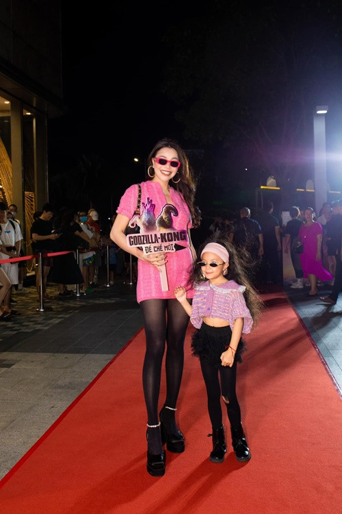 Con gái Trà Ngọc Hằng xinh xắn, có năng khiếu làm người mẫu.