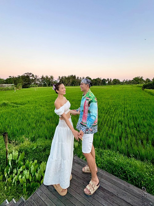 Mới đây, khi bị một cư dân mạng chê "mặc hở hang", cô đáp trả người này: “Để mặc được như vậy không phải muốn mặc là được chị yêu”.